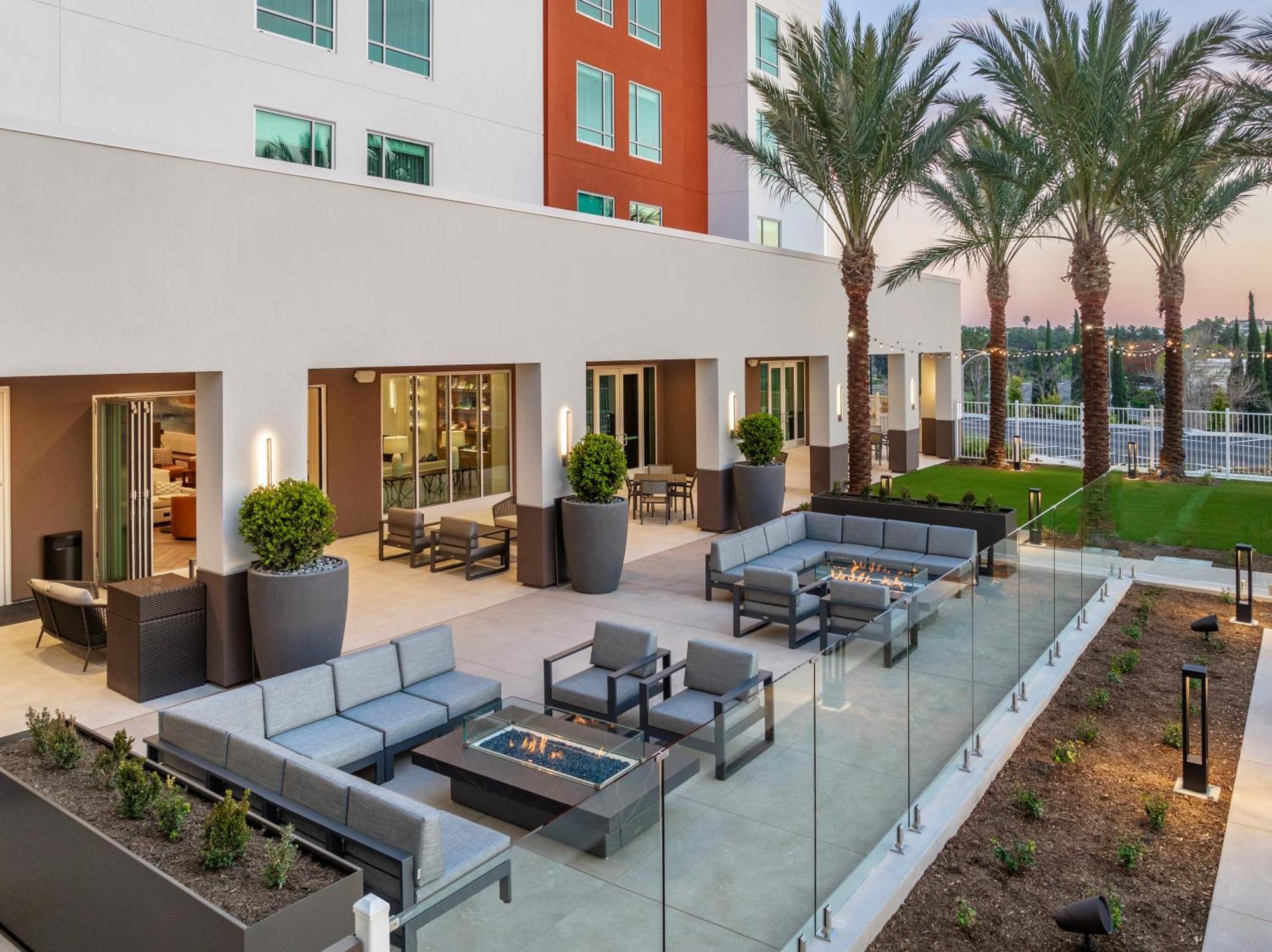 Springhill Suites By Marriott Chula Vista Eastlake Exterior photo