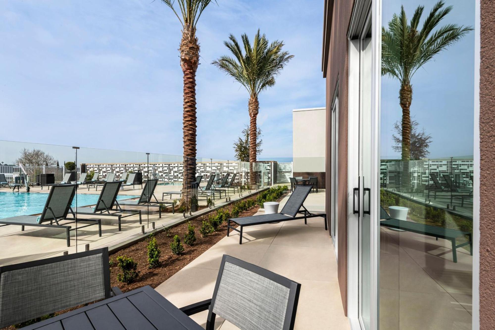 Springhill Suites By Marriott Chula Vista Eastlake Exterior photo